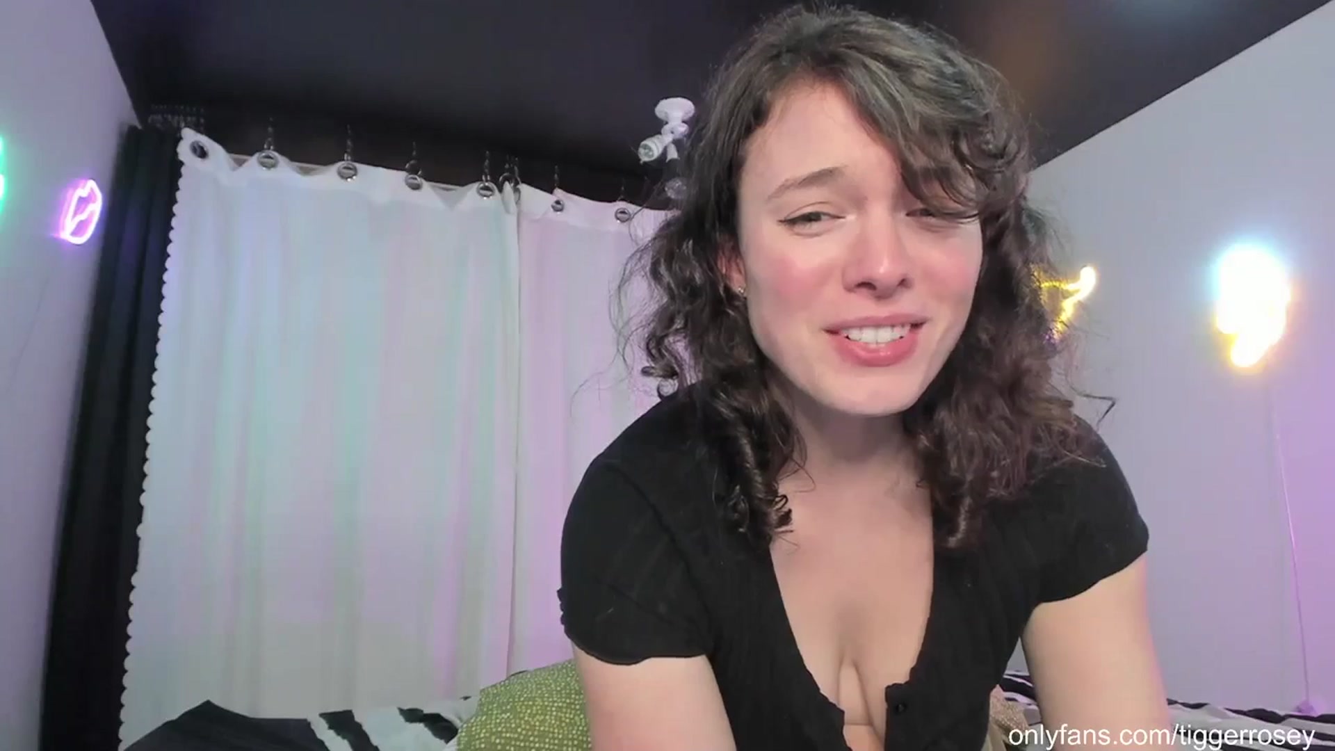 Gallery image thumbnail from TiggerRosey's myfreecams stream on, 09/28/2023, 04:09 image 8 of 20