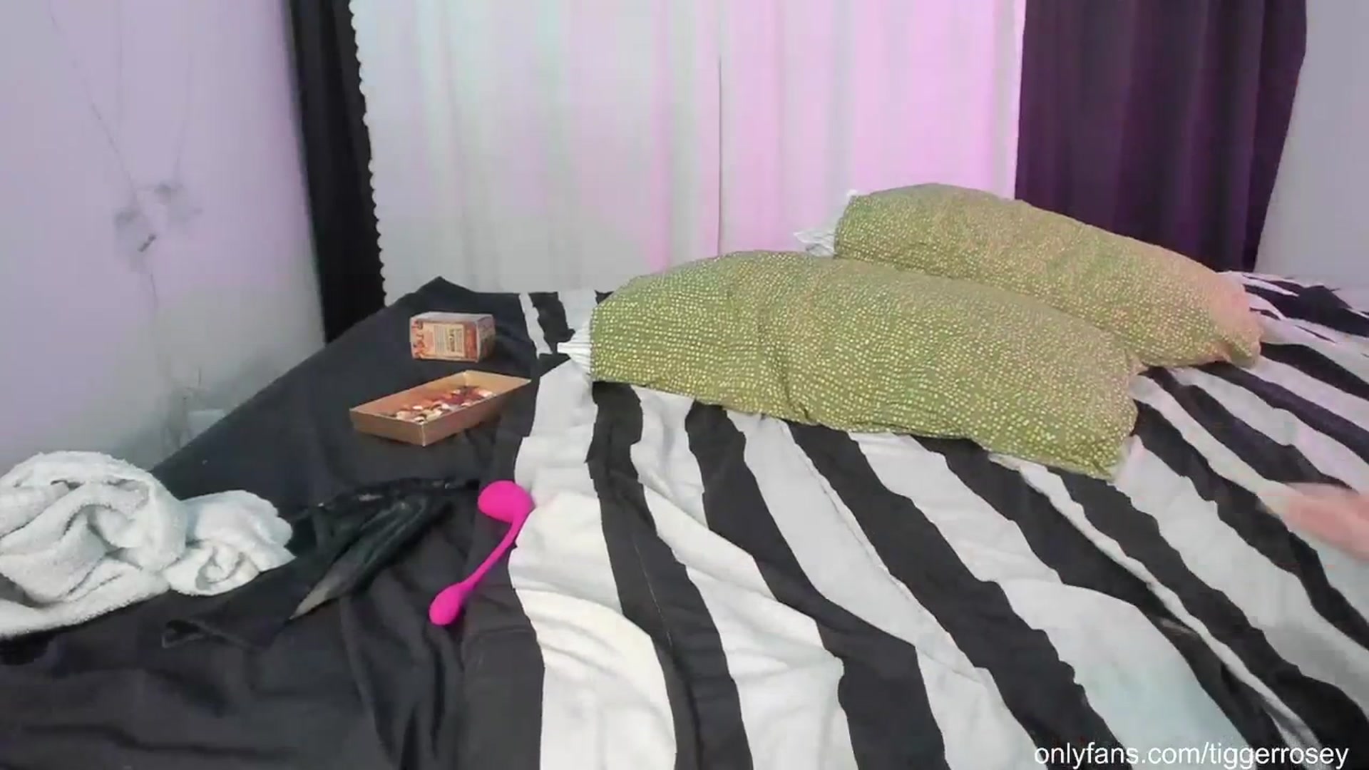 Gallery image thumbnail from TiggerRosey's myfreecams stream on, 09/28/2023, 04:25 image 13 of 20