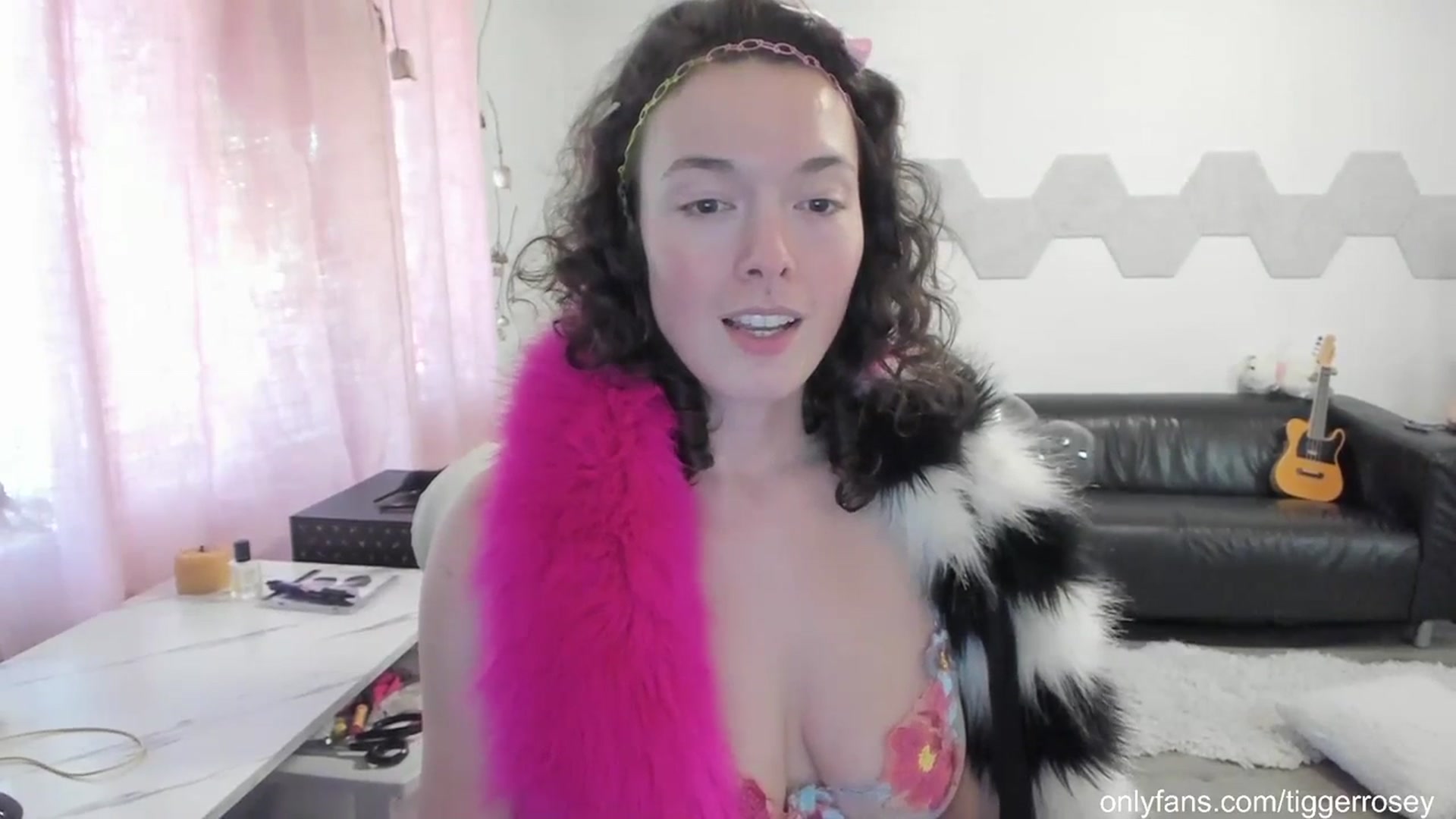 Gallery image thumbnail from TiggerRosey's myfreecams stream on, 10/06/2023, 22:51 image 18 of 20
