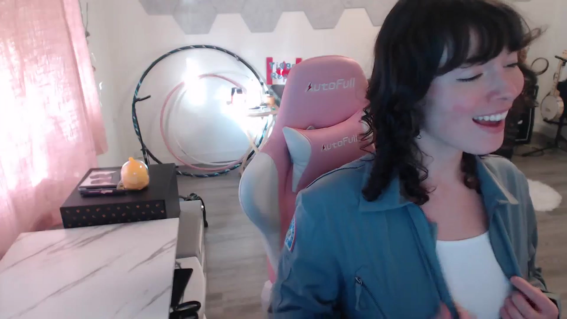 Gallery image thumbnail from TiggerRosey's myfreecams stream on, 10/11/2023, 24:00 image 16 of 20