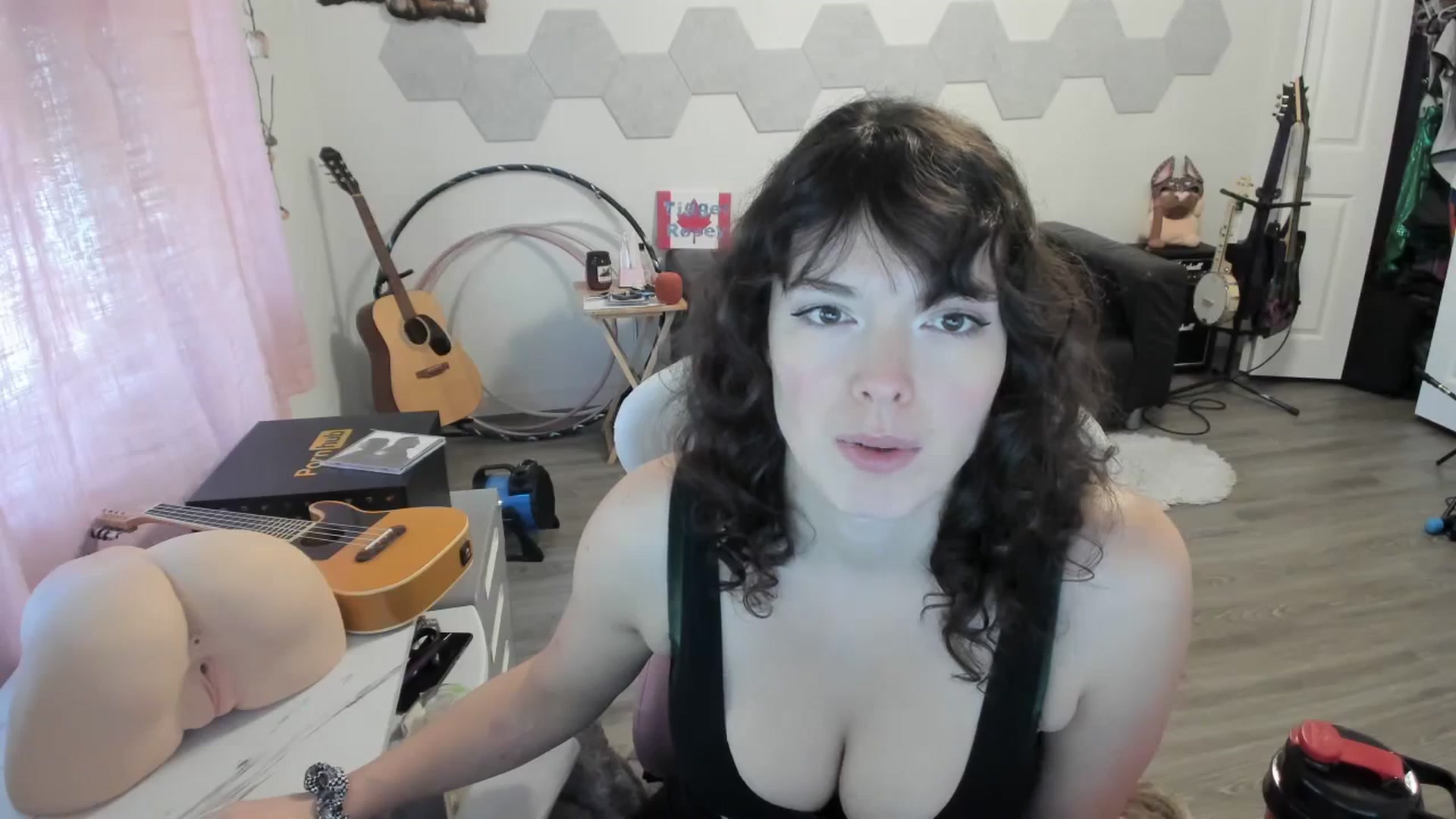 Gallery image thumbnail from TiggerRosey's myfreecams stream on, 10/13/2023, 19:36 image 5 of 20