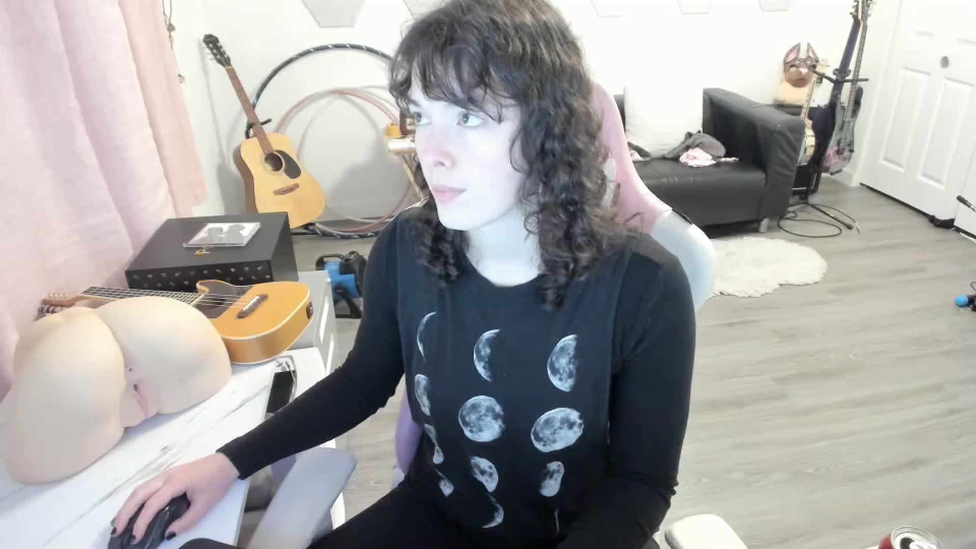 Gallery image thumbnail from TiggerRosey's myfreecams stream on, 10/16/2023, 06:20 image 17 of 20
