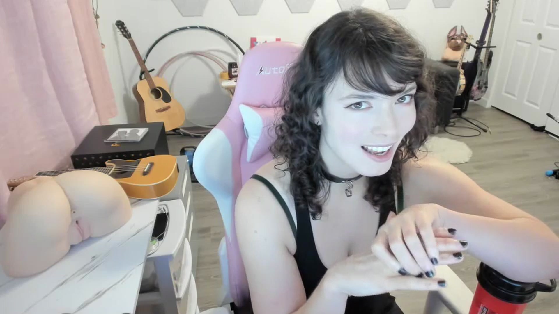 Gallery image thumbnail from TiggerRosey's myfreecams stream on, 10/17/2023, 02:46 image 16 of 20