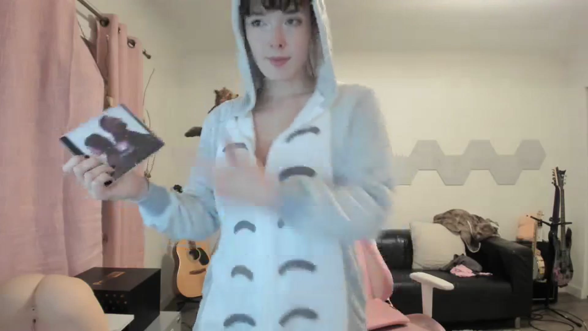 Gallery image thumbnail from TiggerRosey's myfreecams stream on, 10/19/2023, 03:09 image 18 of 20