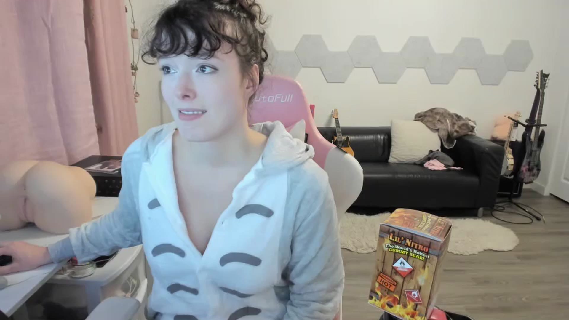 Gallery image thumbnail from TiggerRosey's myfreecams stream on, 10/19/2023, 03:09 image 4 of 20