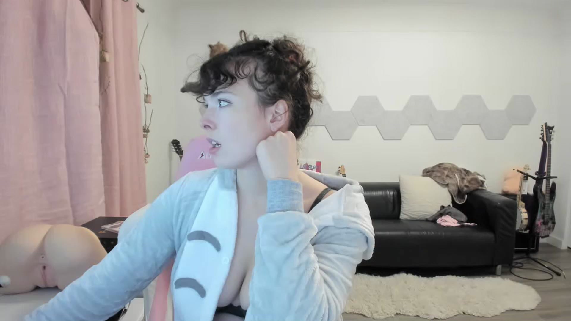 Gallery image thumbnail from TiggerRosey's myfreecams stream on, 10/19/2023, 03:58 image 1 of 20
