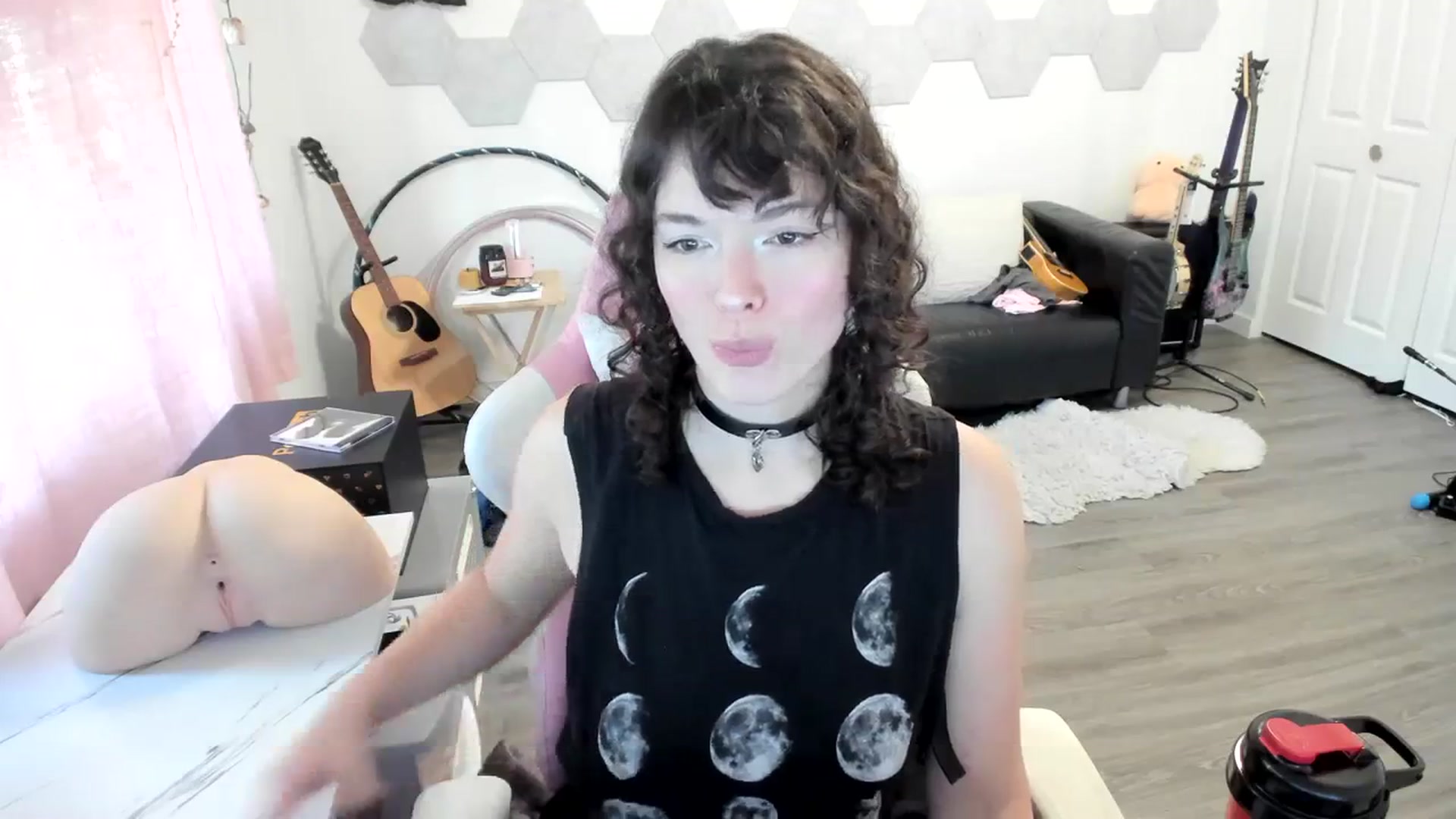 Gallery image thumbnail from TiggerRosey's myfreecams stream on, 10/20/2023, 24:22 image 3 of 20