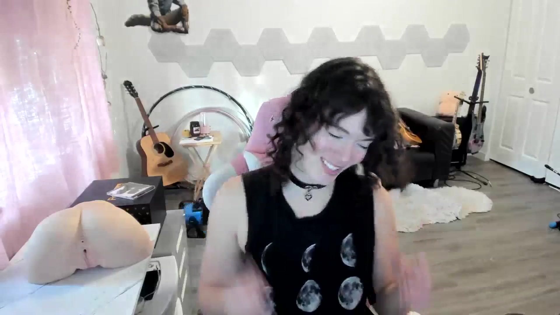 Gallery image thumbnail from TiggerRosey's myfreecams stream on, 10/20/2023, 24:22 image 17 of 20
