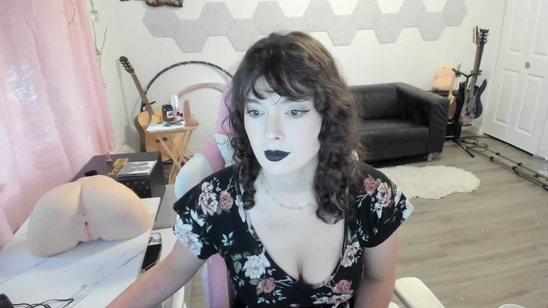 Gallery image thumbnail from TiggerRosey's myfreecams stream on, 10/21/2023, 24:33 image 20 of 20
