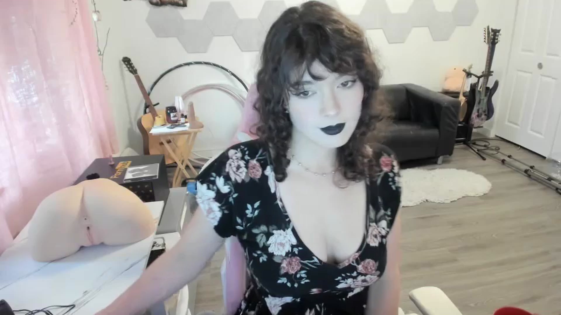 Gallery image thumbnail from TiggerRosey's myfreecams stream on, 10/21/2023, 24:33 image 16 of 20