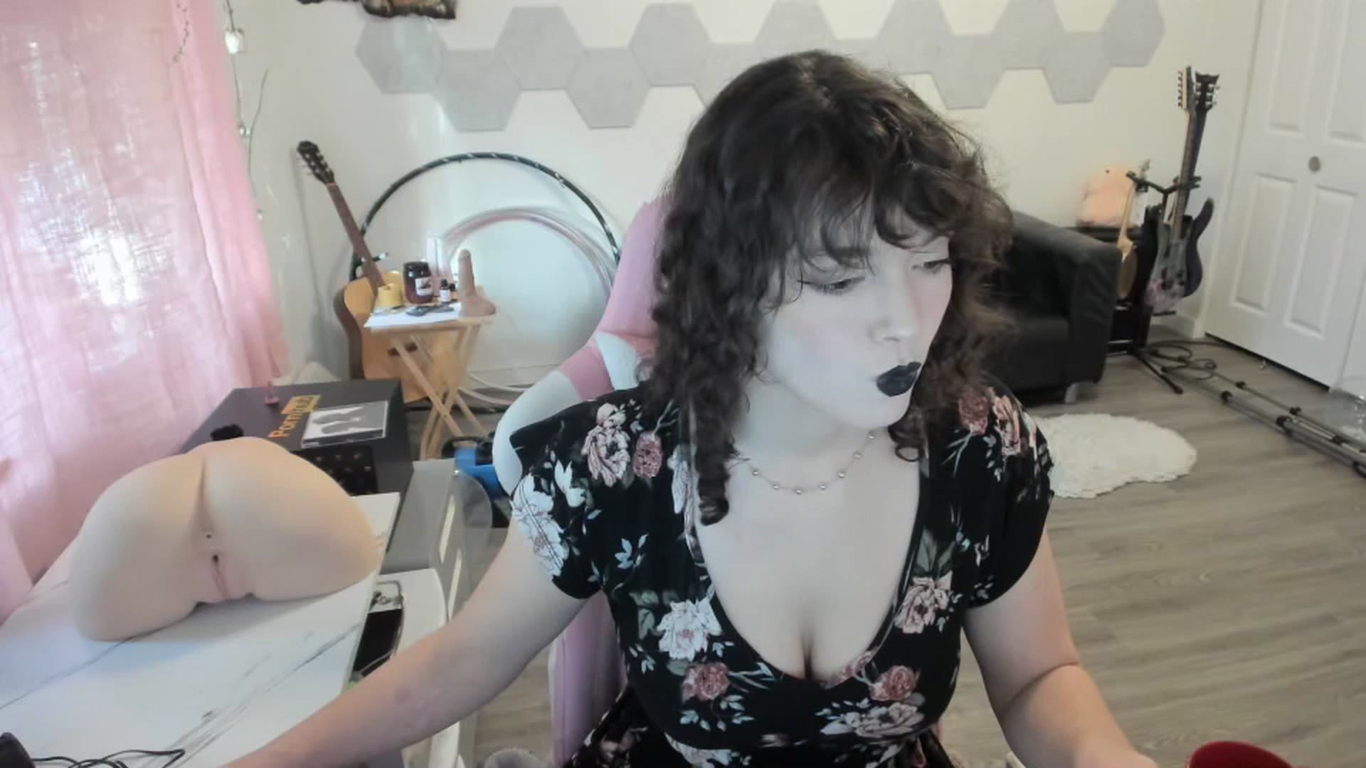 Gallery image thumbnail from TiggerRosey's myfreecams stream on, 10/21/2023, 24:33 image 8 of 20