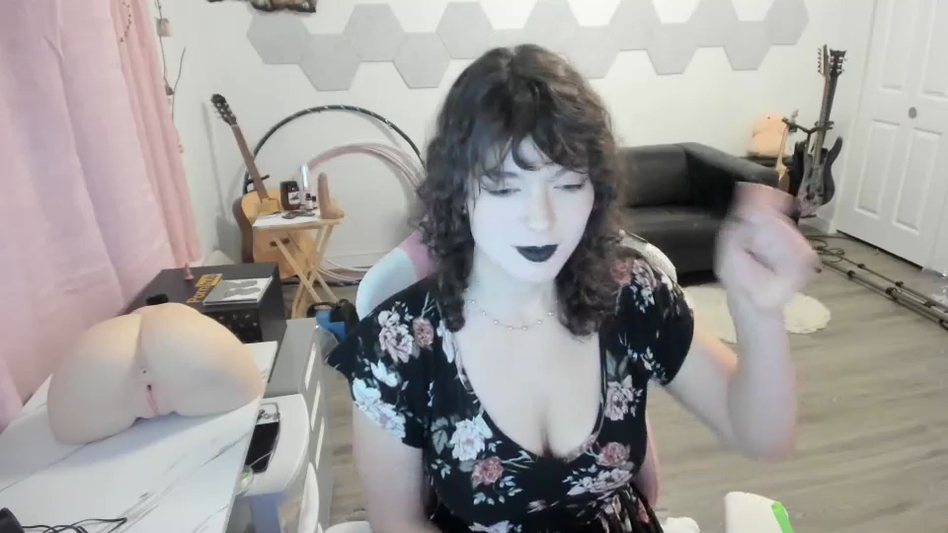 Gallery image thumbnail from TiggerRosey's myfreecams stream on, 10/21/2023, 01:14 image 20 of 20