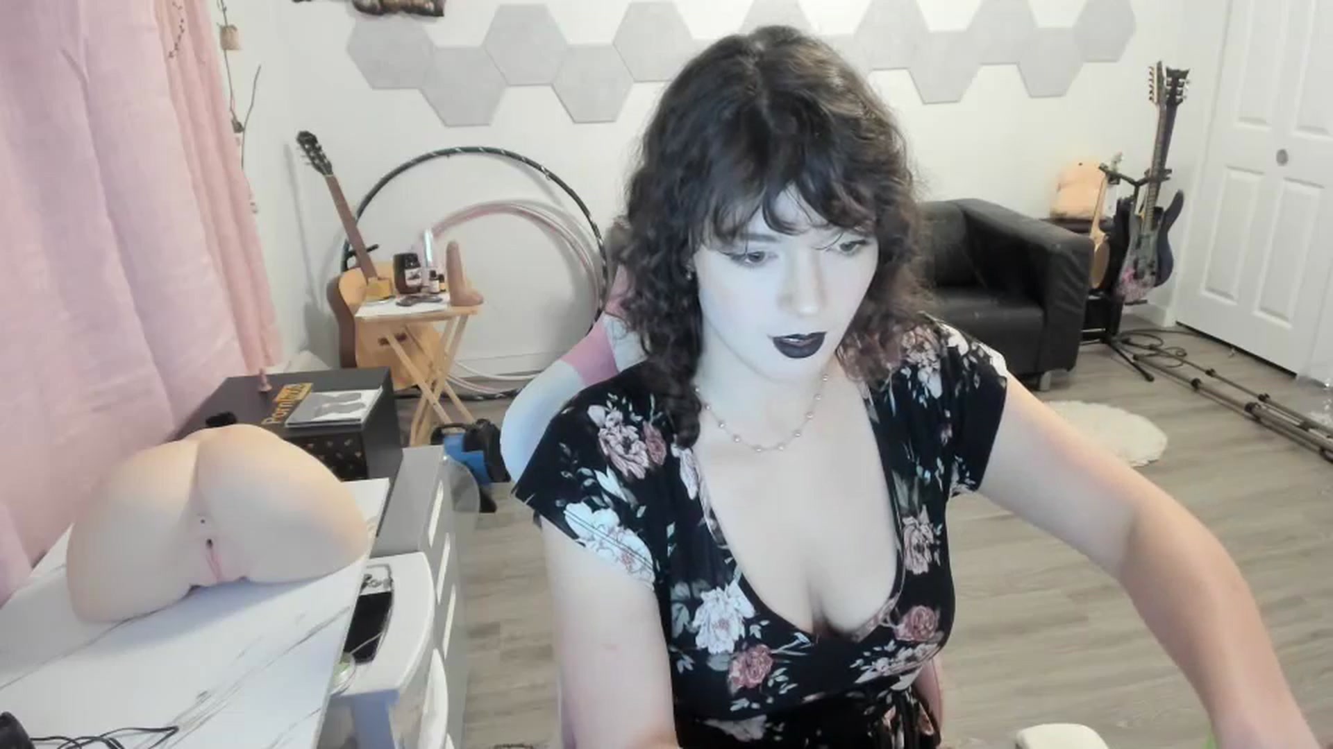 Gallery image thumbnail from TiggerRosey's myfreecams stream on, 10/21/2023, 01:42 image 8 of 20