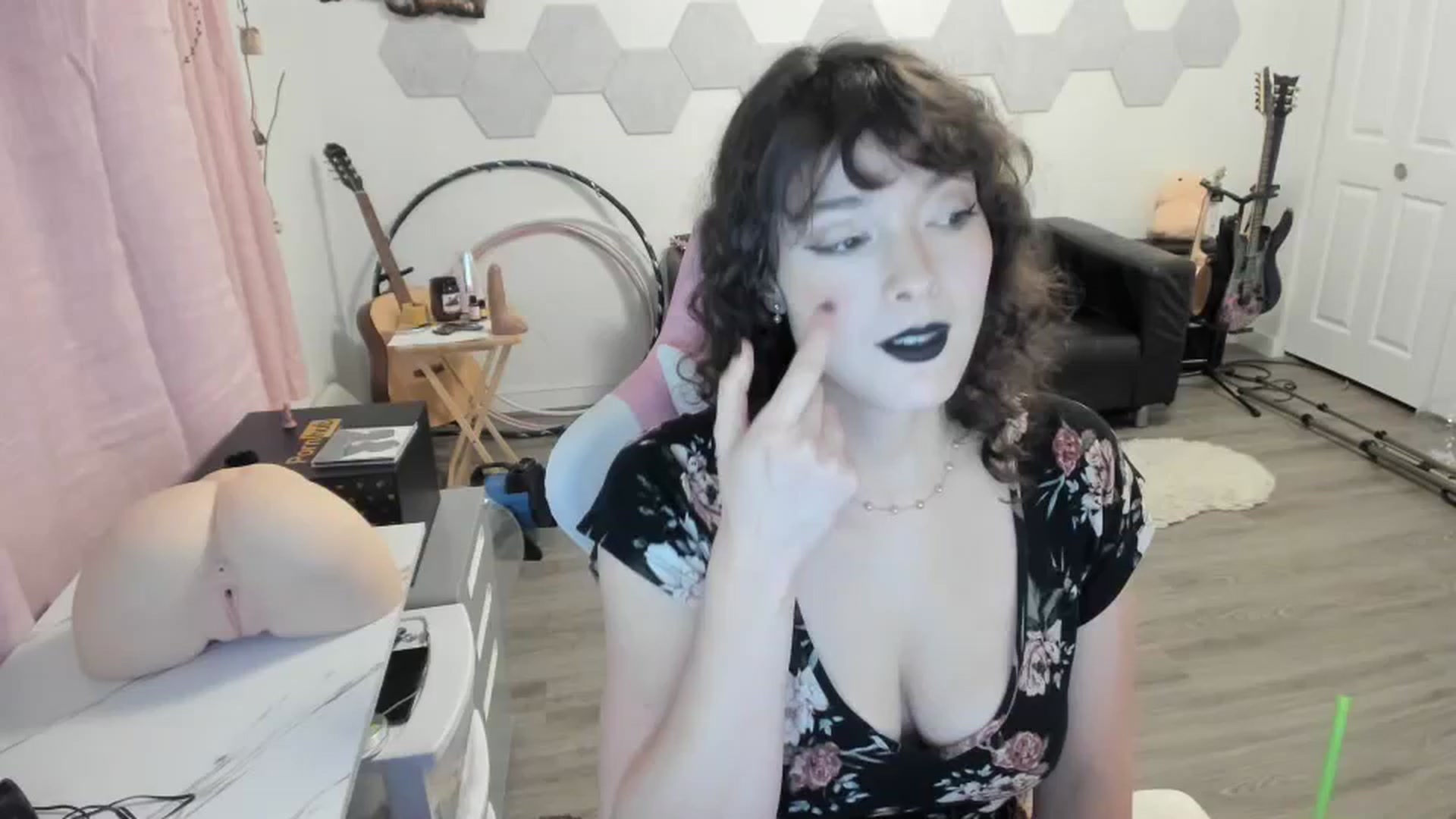Gallery image thumbnail from TiggerRosey's myfreecams stream on, 10/21/2023, 01:42 image 11 of 20