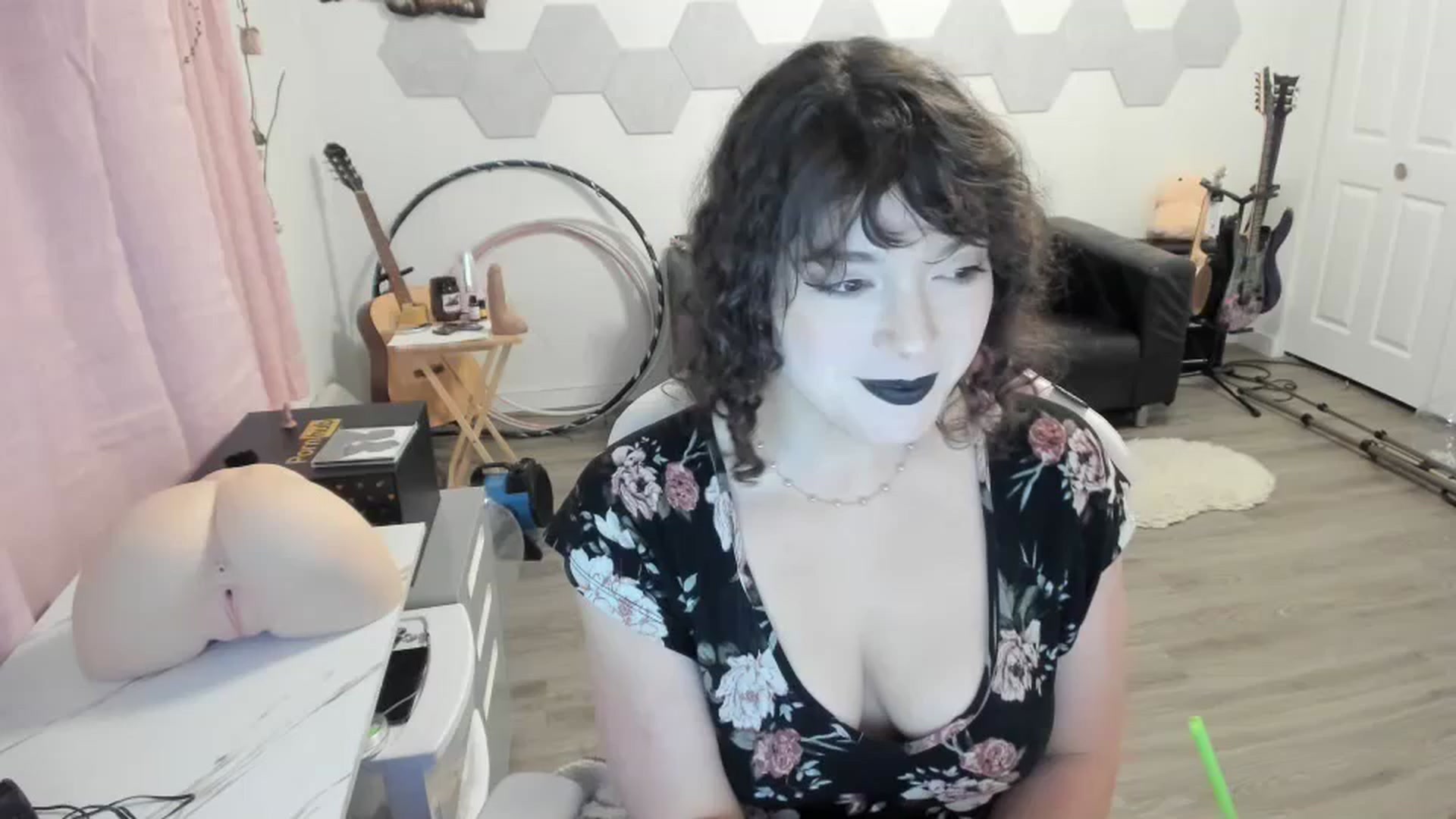 Gallery image thumbnail from TiggerRosey's myfreecams stream on, 10/21/2023, 01:42 image 1 of 20
