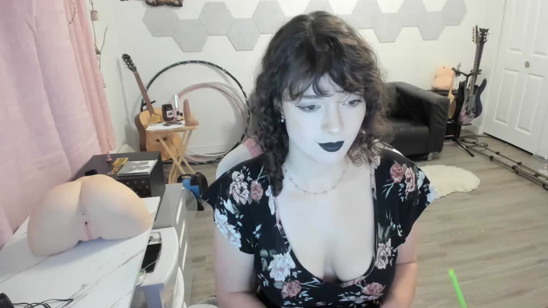 Gallery image thumbnail from TiggerRosey's myfreecams stream on, 10/21/2023, 01:42 image 3 of 20