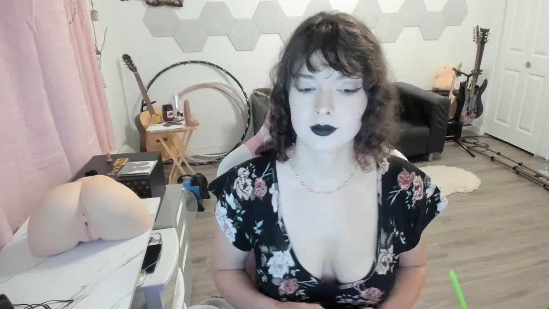 Gallery image thumbnail from TiggerRosey's myfreecams stream on, 10/21/2023, 01:42 image 2 of 20