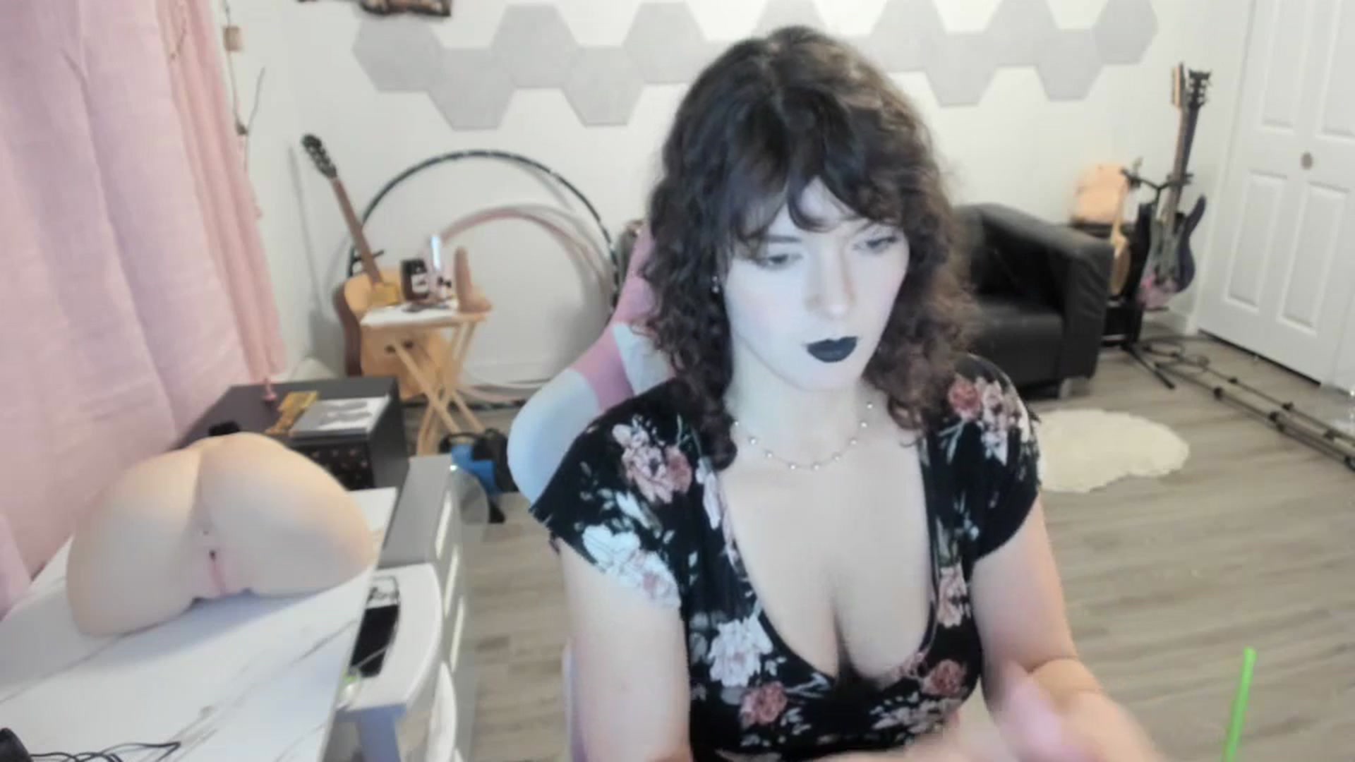 Gallery image thumbnail from TiggerRosey's myfreecams stream on, 10/21/2023, 01:42 image 14 of 20