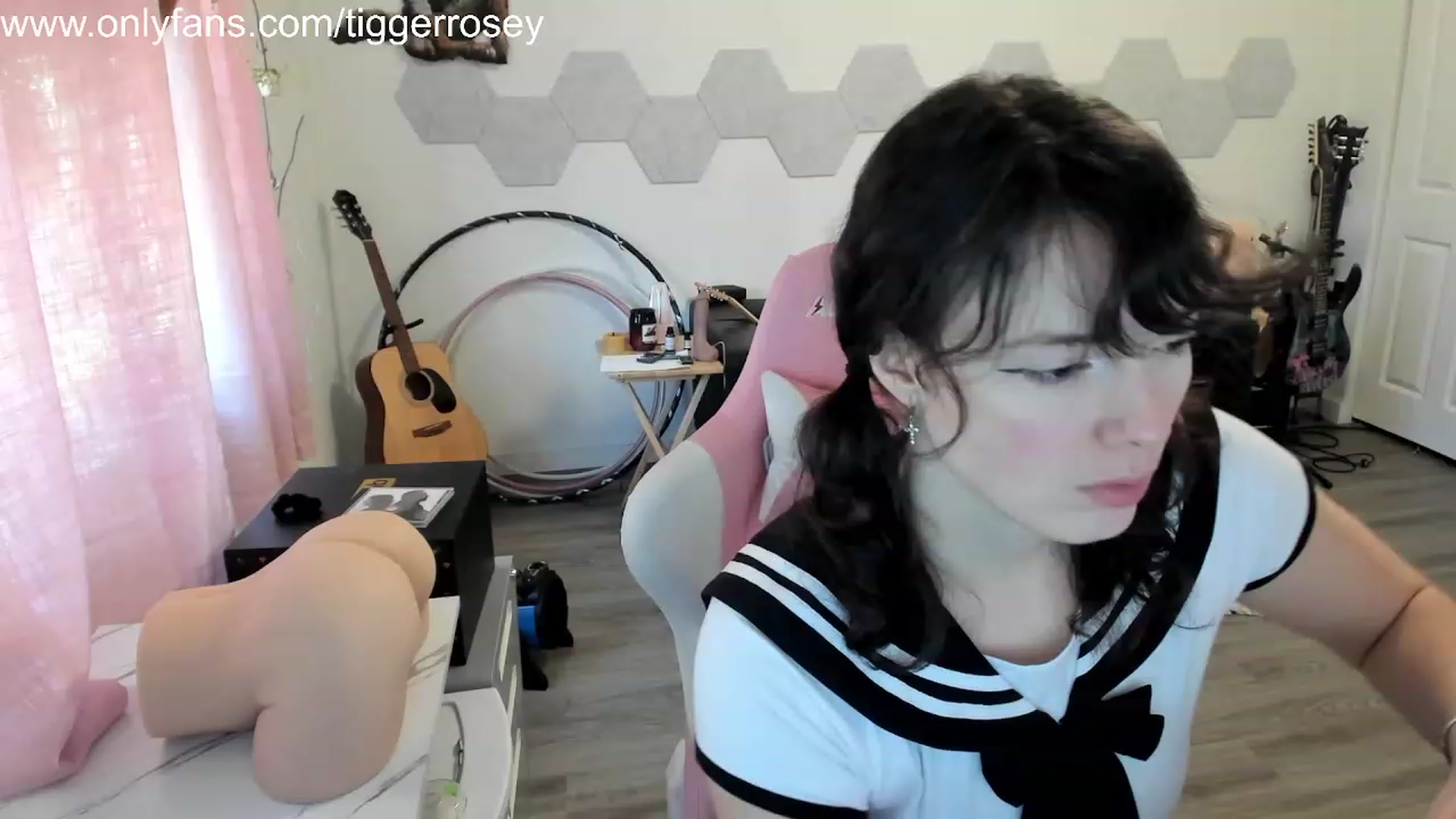 Gallery image thumbnail from TiggerRosey's myfreecams stream on, 10/28/2023, 22:12 image 17 of 20