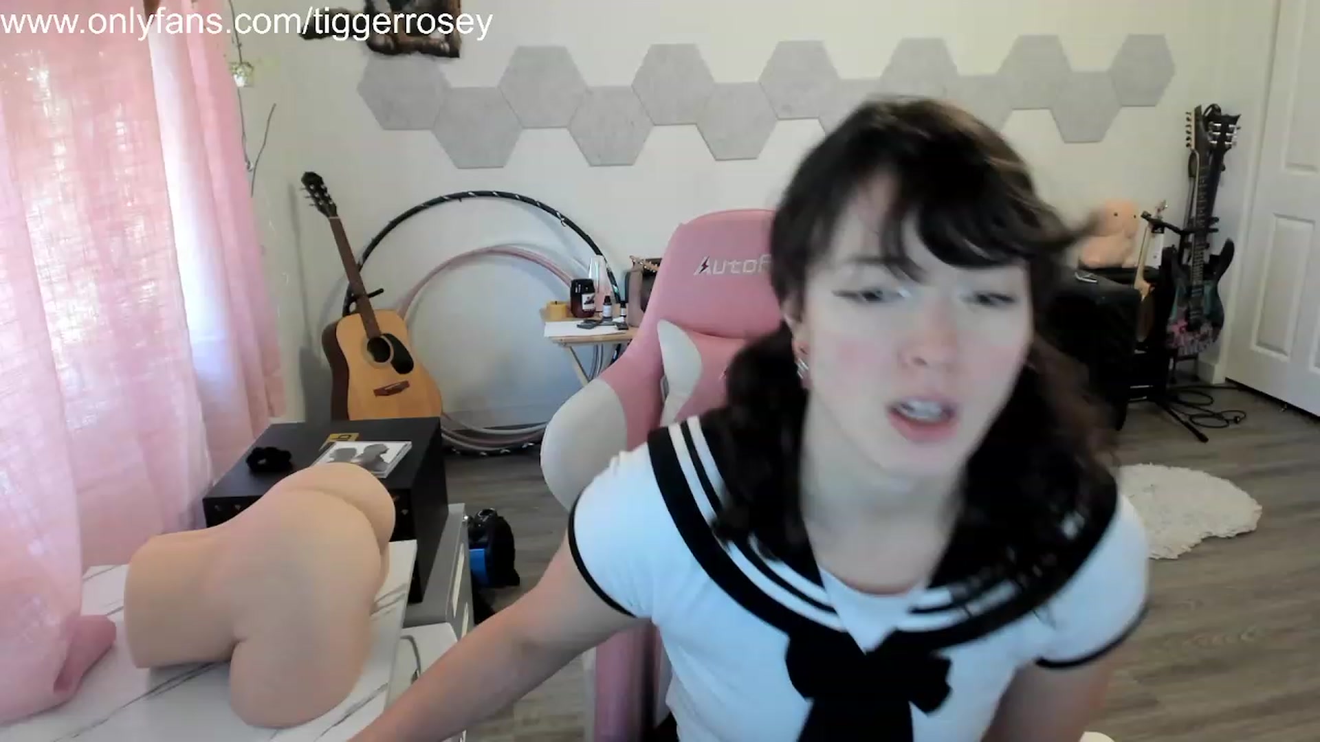 Gallery image thumbnail from TiggerRosey's myfreecams stream on, 10/28/2023, 22:12 image 18 of 20