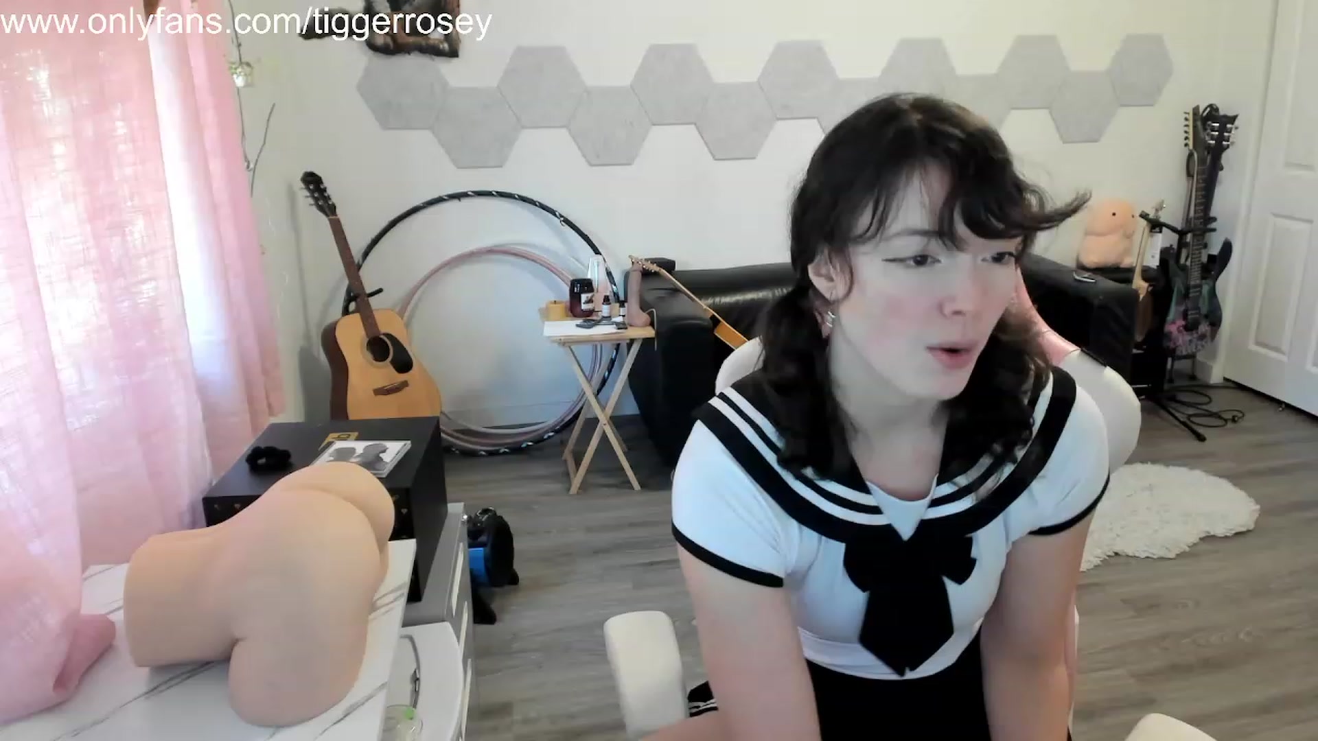 Gallery image thumbnail from TiggerRosey's myfreecams stream on, 10/28/2023, 22:12 image 16 of 20