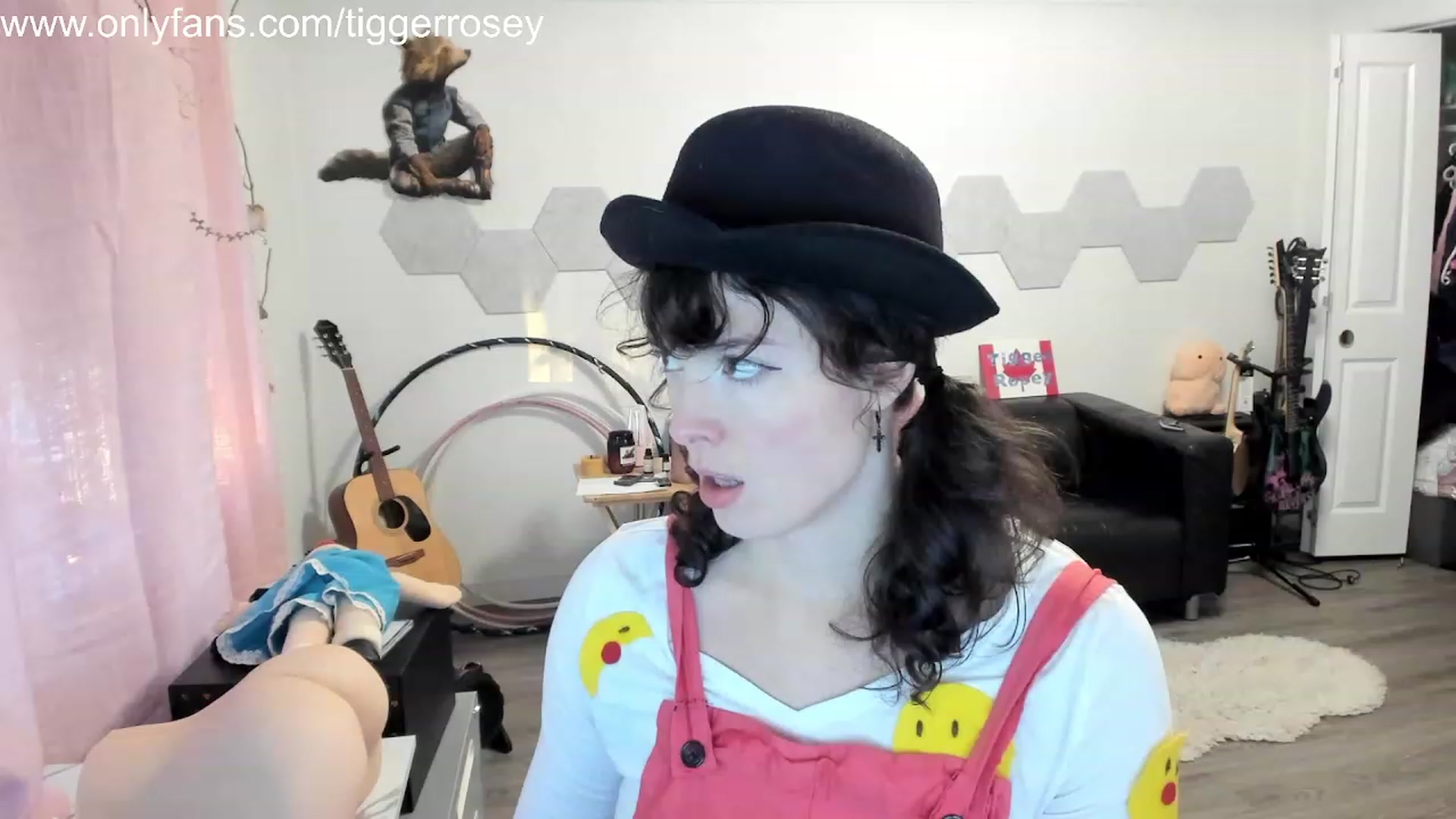 Gallery image thumbnail from TiggerRosey's myfreecams stream on, 10/29/2023, 01:26 image 12 of 20
