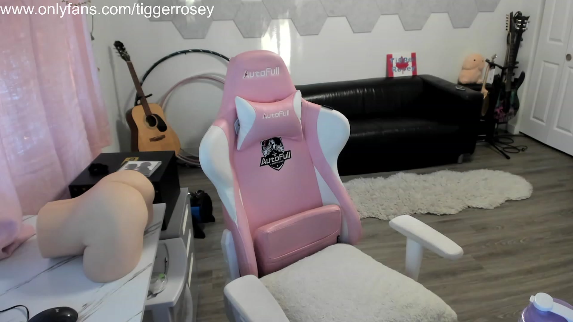 Gallery image thumbnail from TiggerRosey's myfreecams stream on, 10/29/2023, 01:26 image 8 of 20