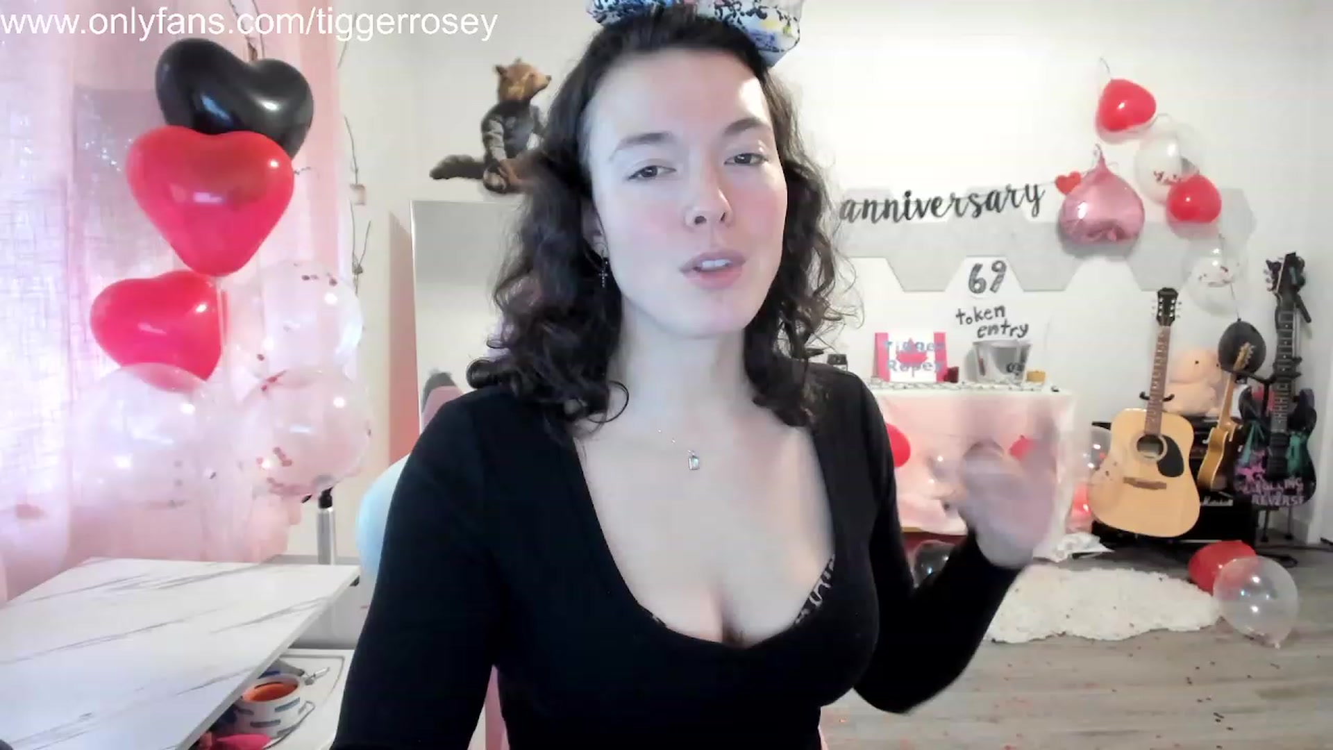 Gallery image thumbnail from TiggerRosey's myfreecams stream on, 11/03/2023, 22:58 image 10 of 20