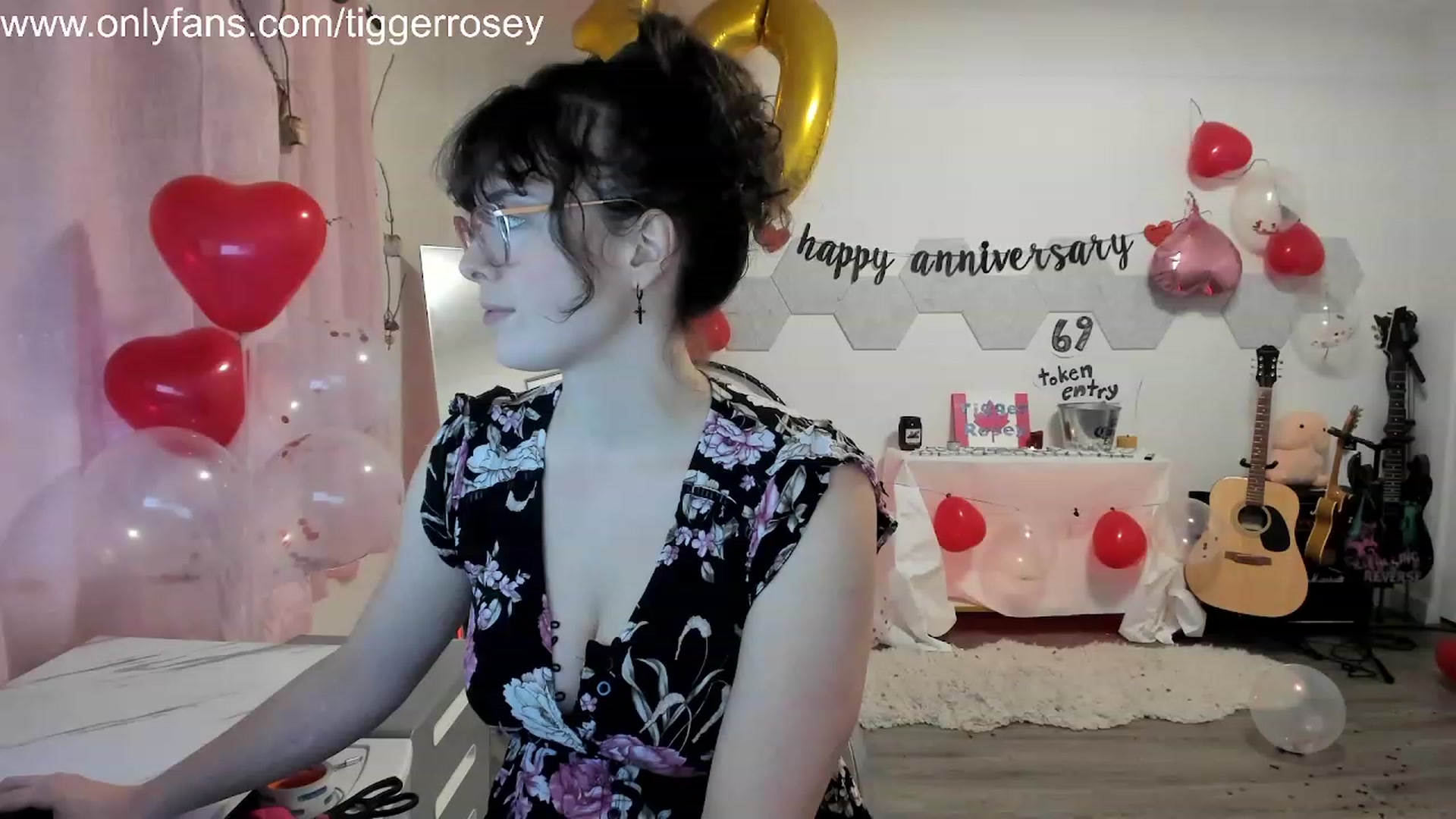 Gallery image thumbnail from TiggerRosey's myfreecams stream on, 11/06/2023, 24:23 image 3 of 20