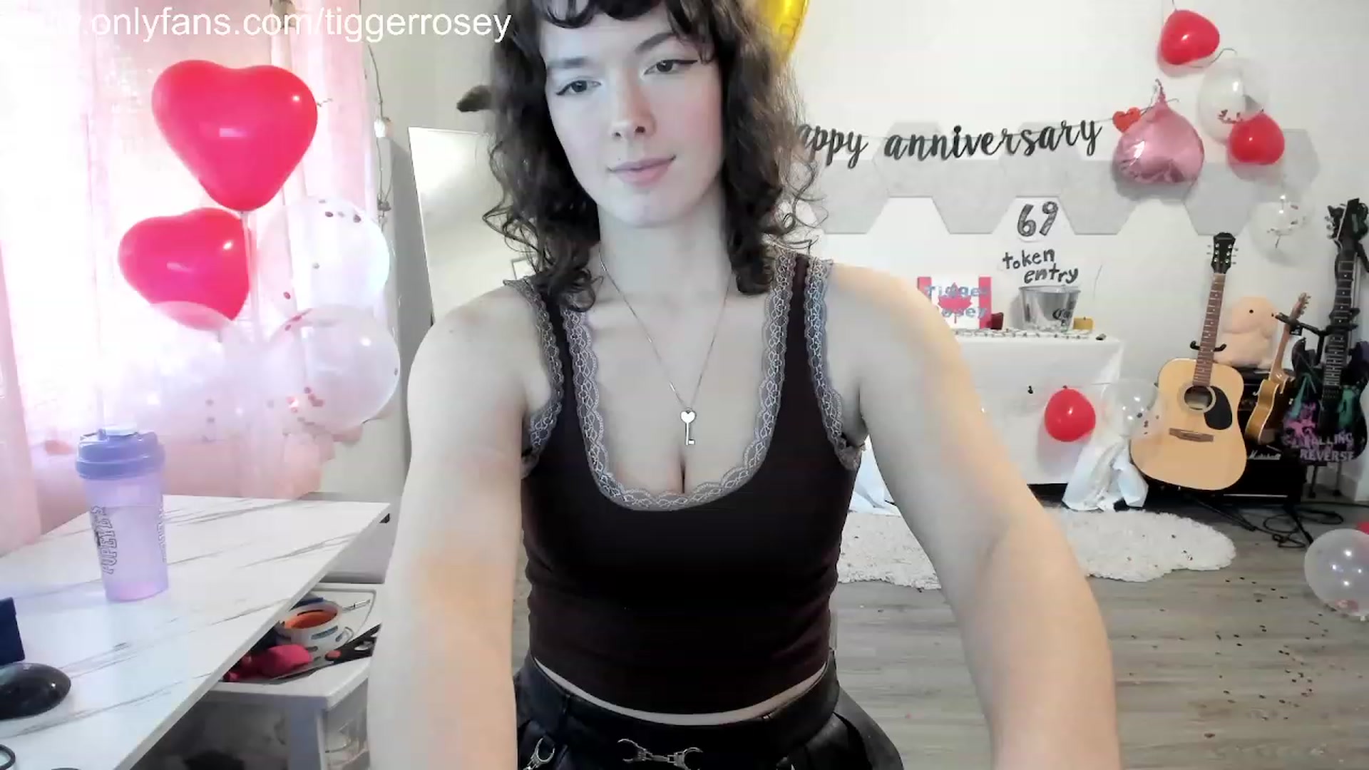 Gallery image thumbnail from TiggerRosey's myfreecams stream on, 11/07/2023, 22:32 image 18 of 20