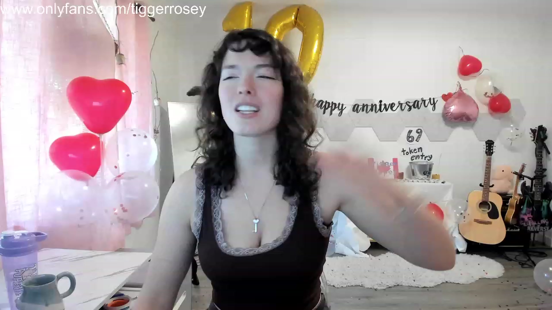 Gallery image thumbnail from TiggerRosey's myfreecams stream on, 11/07/2023, 22:32 image 10 of 20