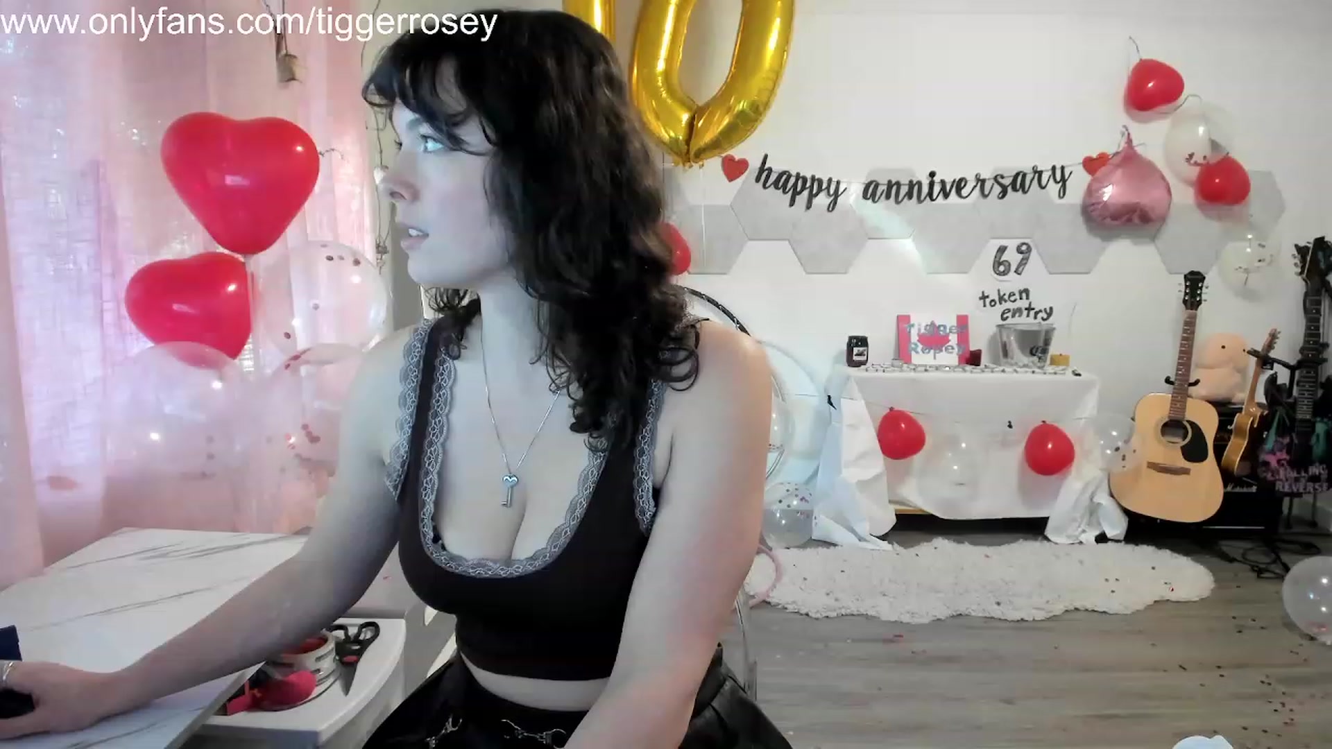 Gallery image thumbnail from TiggerRosey's myfreecams stream on, 11/08/2023, 24:03 image 19 of 20