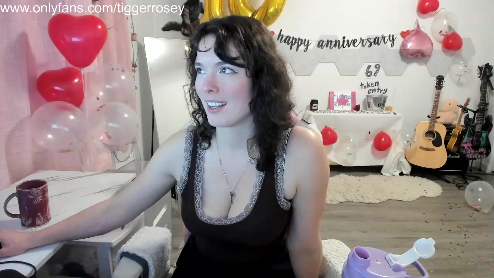 Gallery image thumbnail from TiggerRosey's myfreecams stream on, 11/08/2023, 04:05 image 16 of 20