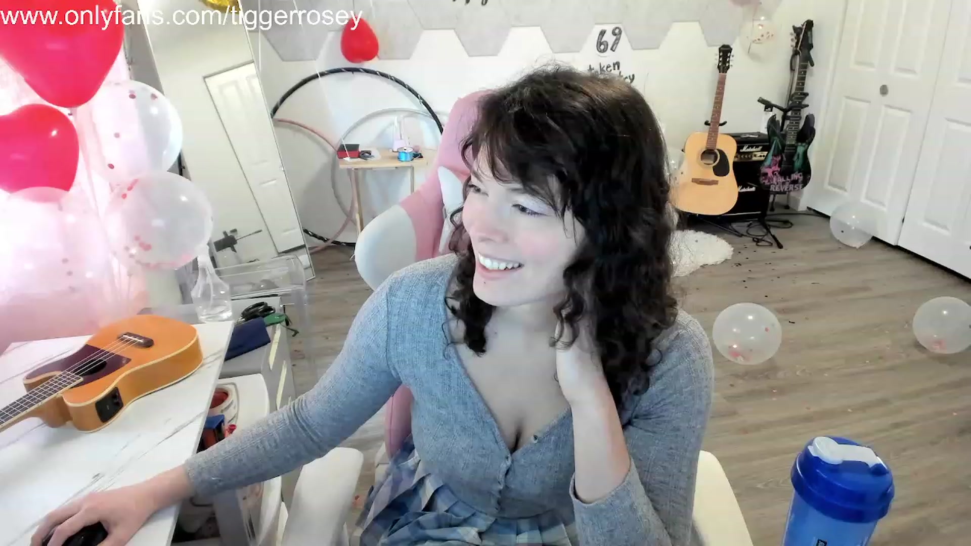 Gallery image thumbnail from TiggerRosey's myfreecams stream on, 11/13/2023, 22:40 image 13 of 20