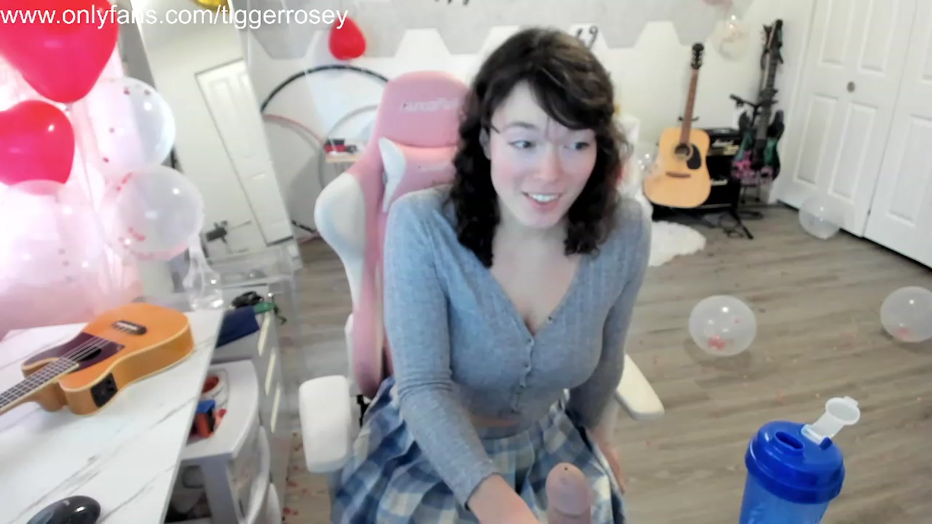 Gallery image thumbnail from TiggerRosey's myfreecams stream on, 11/13/2023, 22:40 image 18 of 20