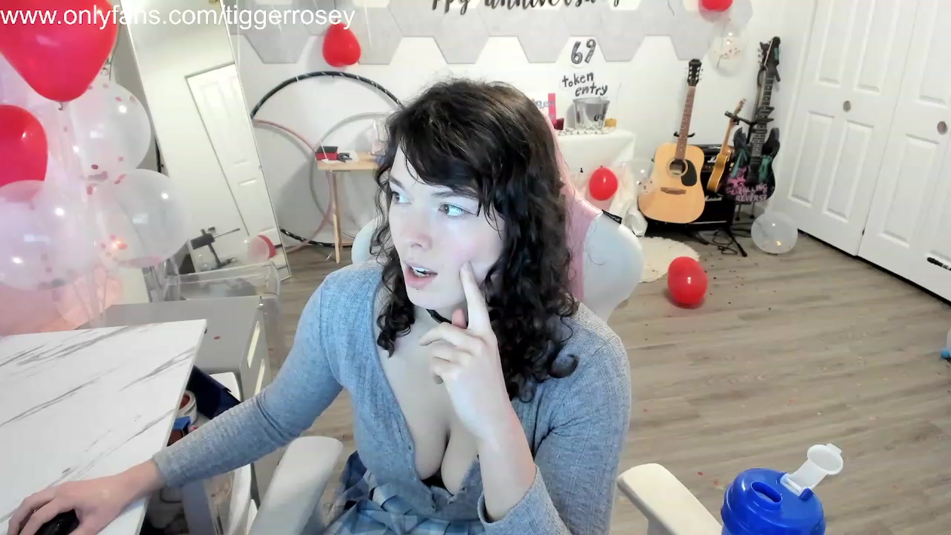 Gallery image thumbnail from TiggerRosey's myfreecams stream on, 11/14/2023, 24:54 image 3 of 20