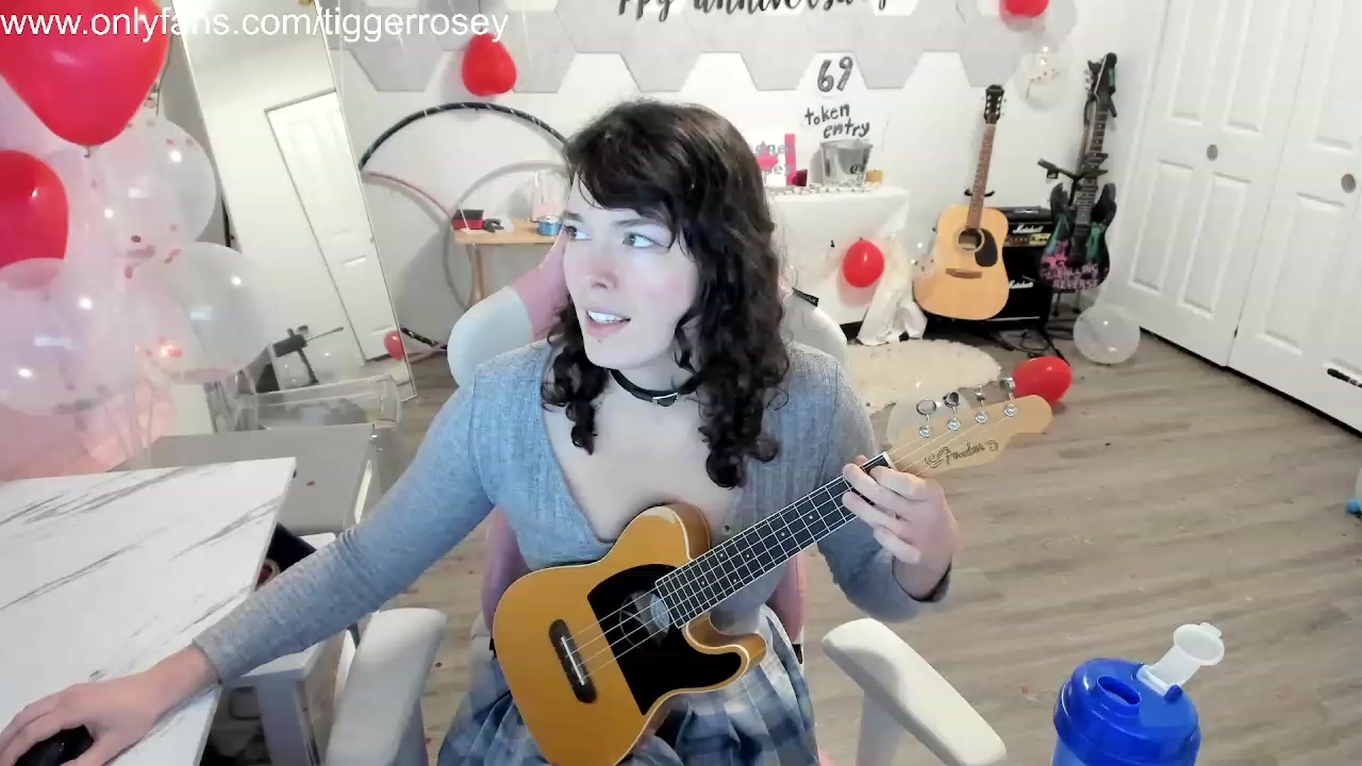 Gallery image thumbnail from TiggerRosey's myfreecams stream on, 11/14/2023, 24:54 image 11 of 20