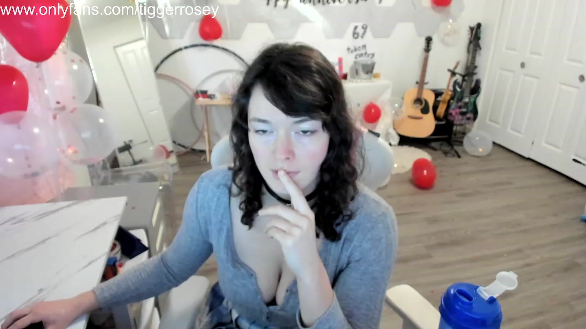 Gallery image thumbnail from TiggerRosey's myfreecams stream on, 11/14/2023, 01:53 image 6 of 20