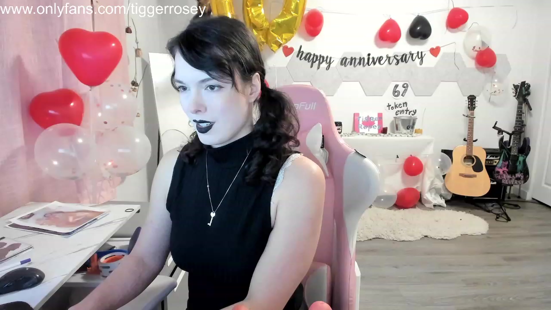 Gallery image thumbnail from TiggerRosey's myfreecams stream on, 11/17/2023, 01:06 image 17 of 20