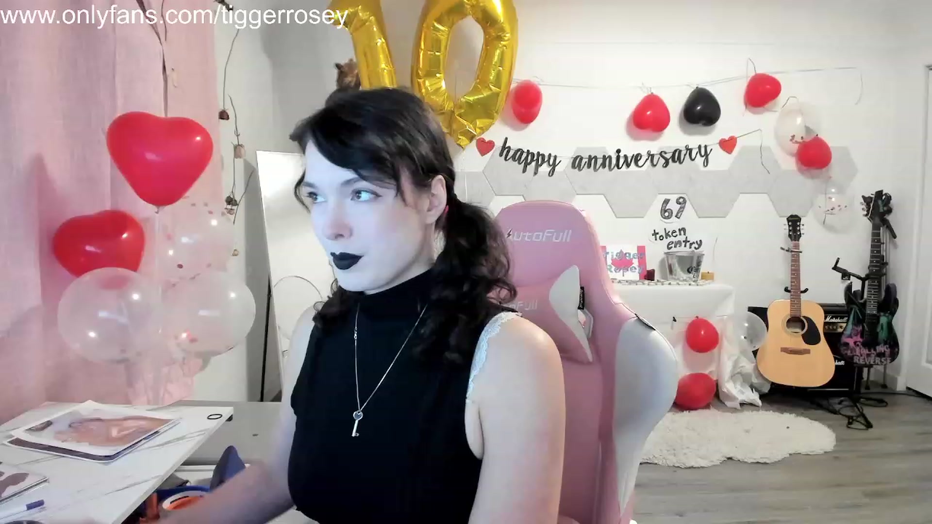 Gallery image thumbnail from TiggerRosey's myfreecams stream on, 11/17/2023, 01:06 image 14 of 20