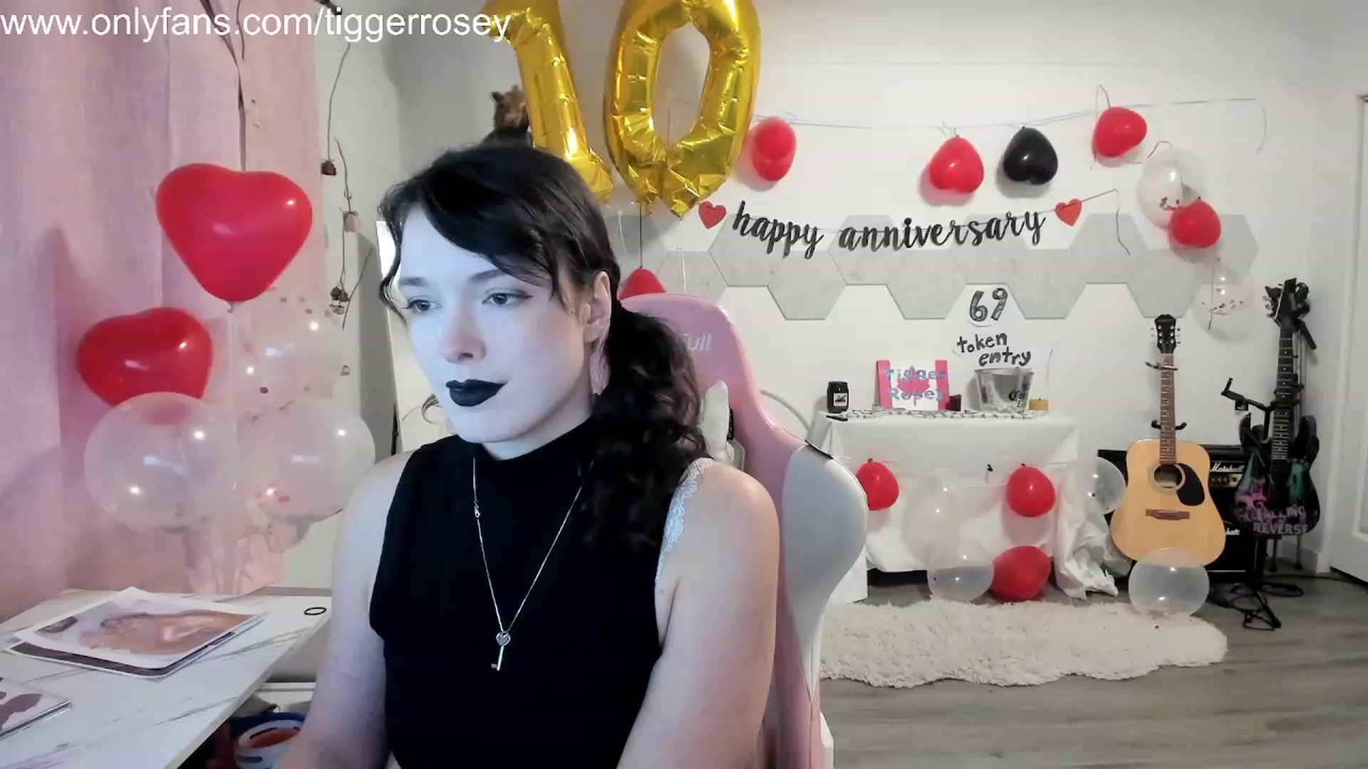 Gallery image thumbnail from TiggerRosey's myfreecams stream on, 11/17/2023, 01:06 image 12 of 20