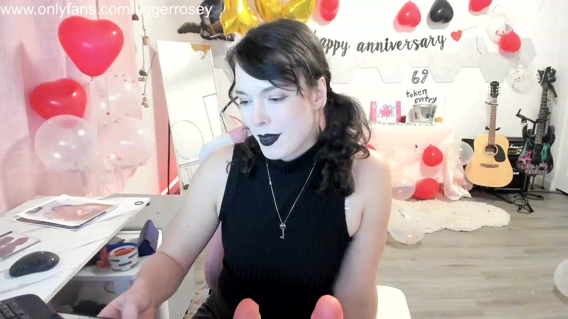 Gallery image thumbnail from TiggerRosey's myfreecams stream on, 11/17/2023, 02:07 image 12 of 20