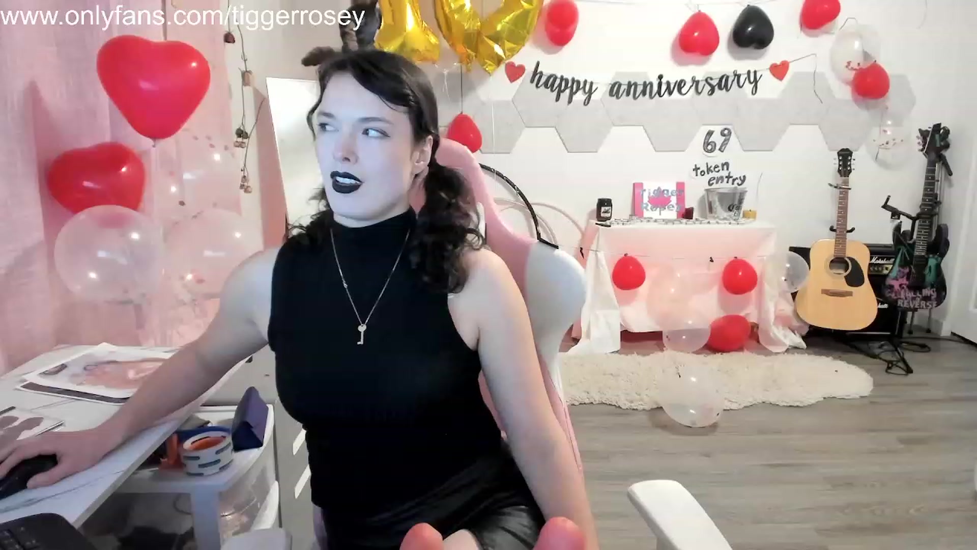 Gallery image thumbnail from TiggerRosey's myfreecams stream on, 11/17/2023, 02:07 image 17 of 20