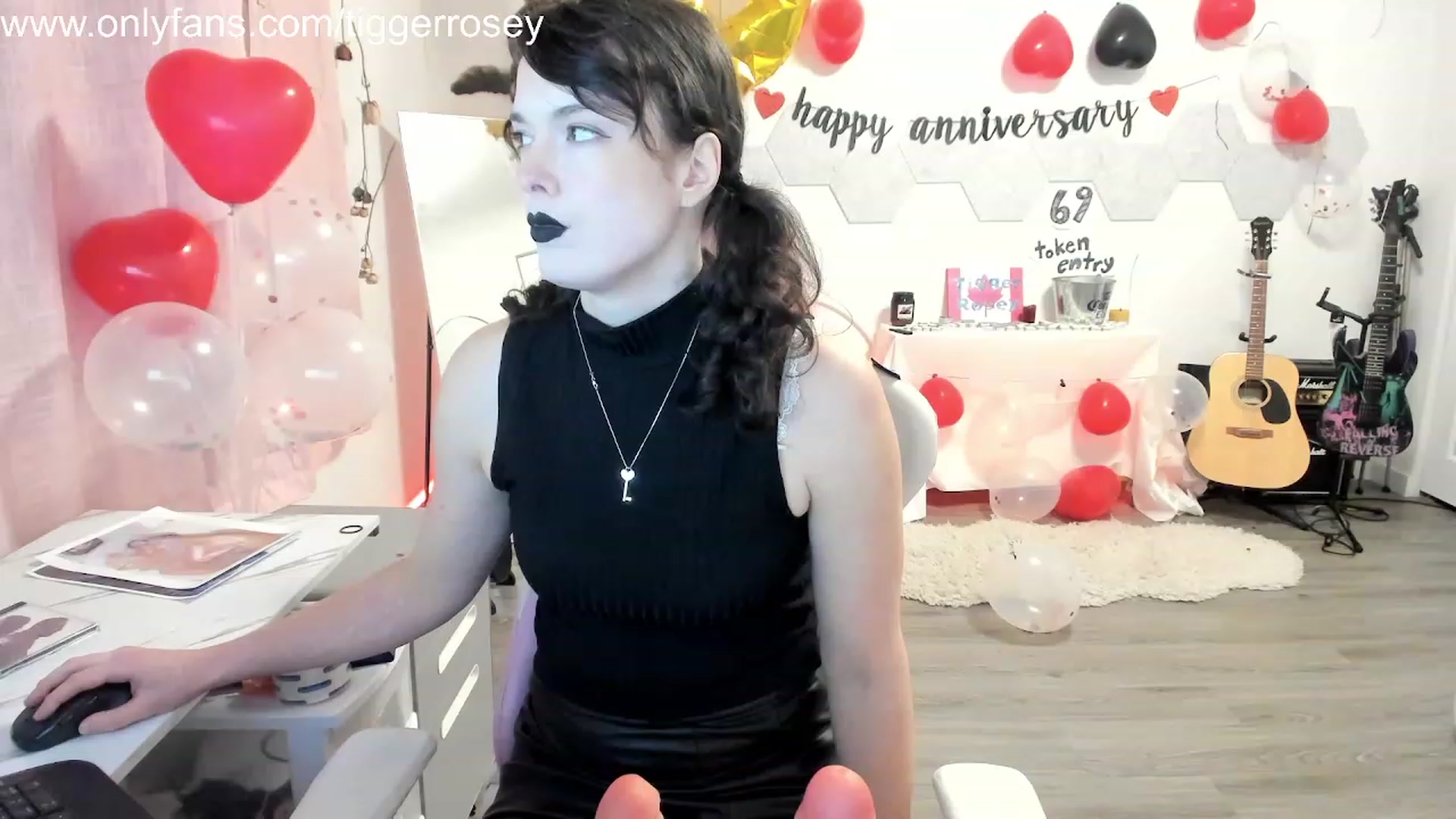 Gallery image thumbnail from TiggerRosey's myfreecams stream on, 11/17/2023, 02:07 image 14 of 20