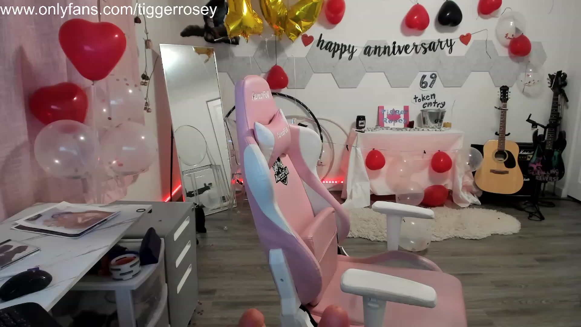 Gallery image thumbnail from TiggerRosey's myfreecams stream on, 11/17/2023, 02:07 image 13 of 20
