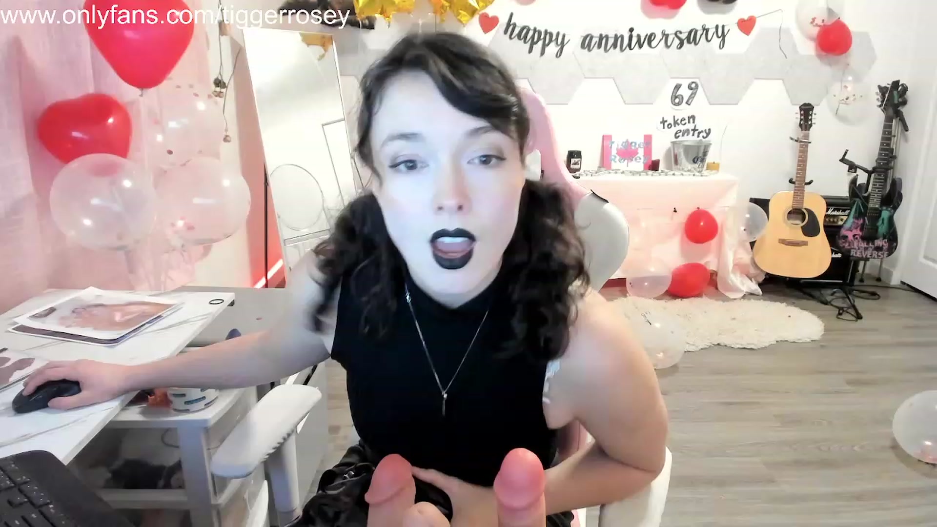 Gallery image thumbnail from TiggerRosey's myfreecams stream on, 11/17/2023, 02:07 image 9 of 20