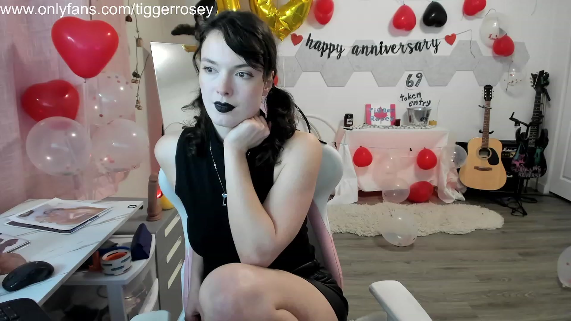 Gallery image thumbnail from TiggerRosey's myfreecams stream on, 11/17/2023, 03:59 image 16 of 20