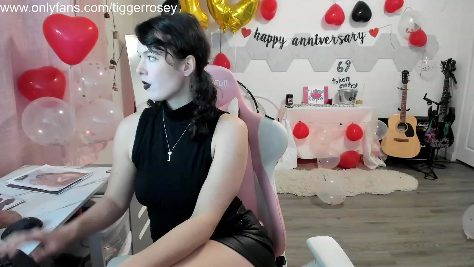 Gallery image thumbnail from TiggerRosey's myfreecams stream on, 11/17/2023, 03:59 image 17 of 20