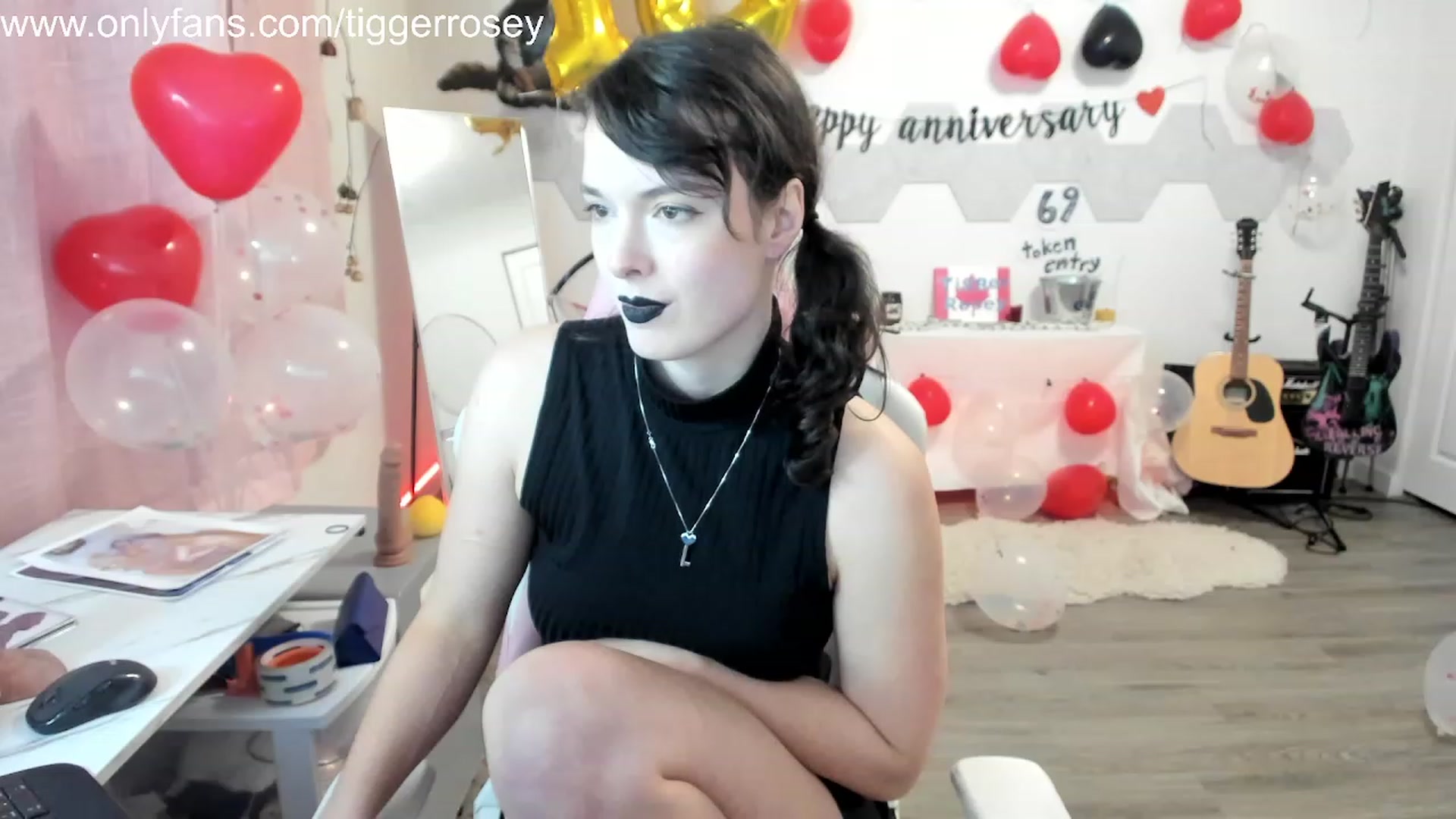 Gallery image thumbnail from TiggerRosey's myfreecams stream on, 11/17/2023, 03:59 image 14 of 20
