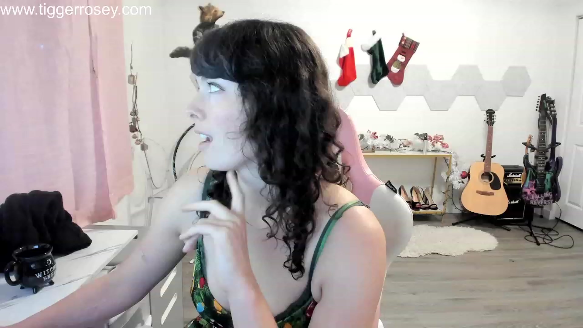 Gallery image thumbnail from TiggerRosey's myfreecams stream on, 12/18/2023, 24:27 image 13 of 20